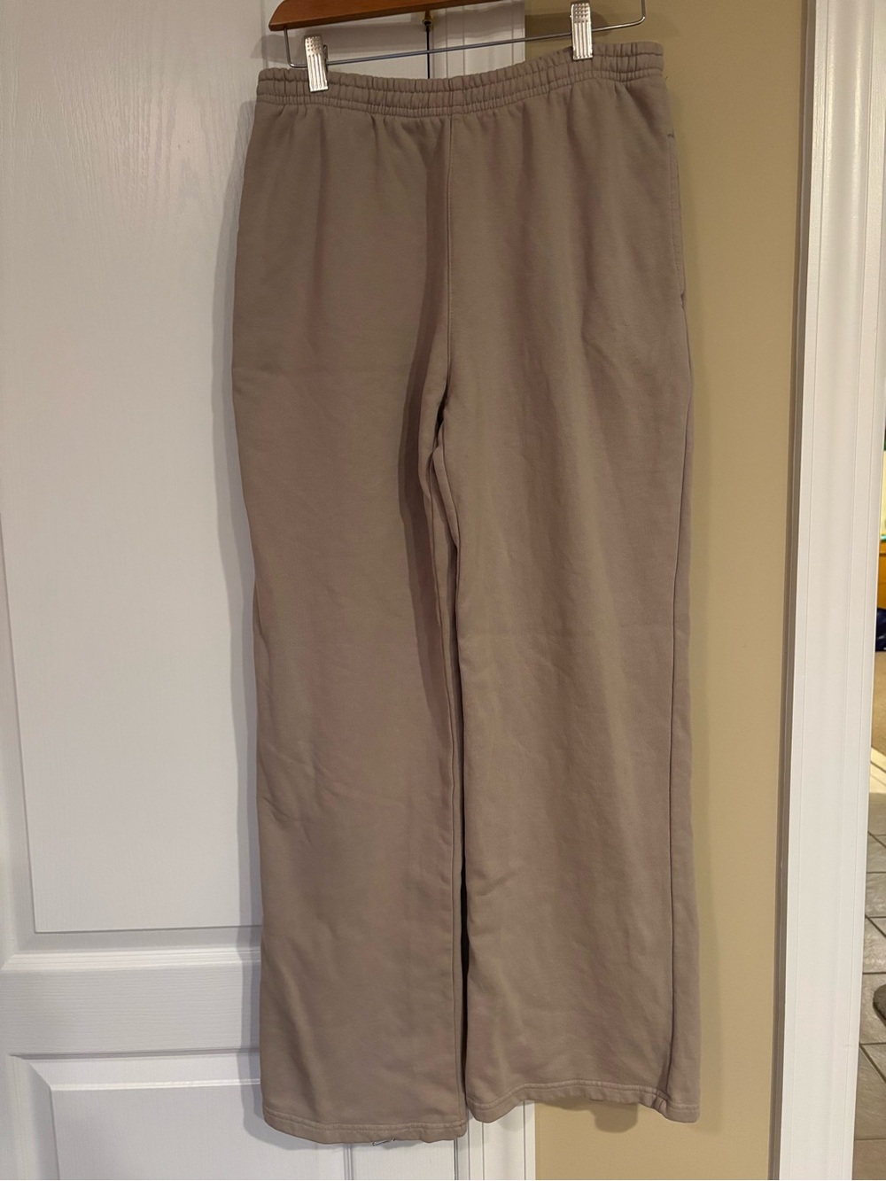 Brandy Melville relaxed fit sweatpants